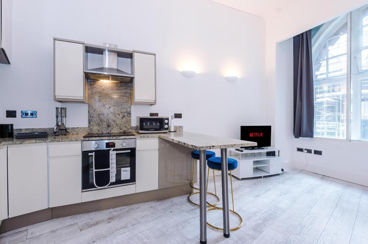 *new* Stylish & Modern Centre *