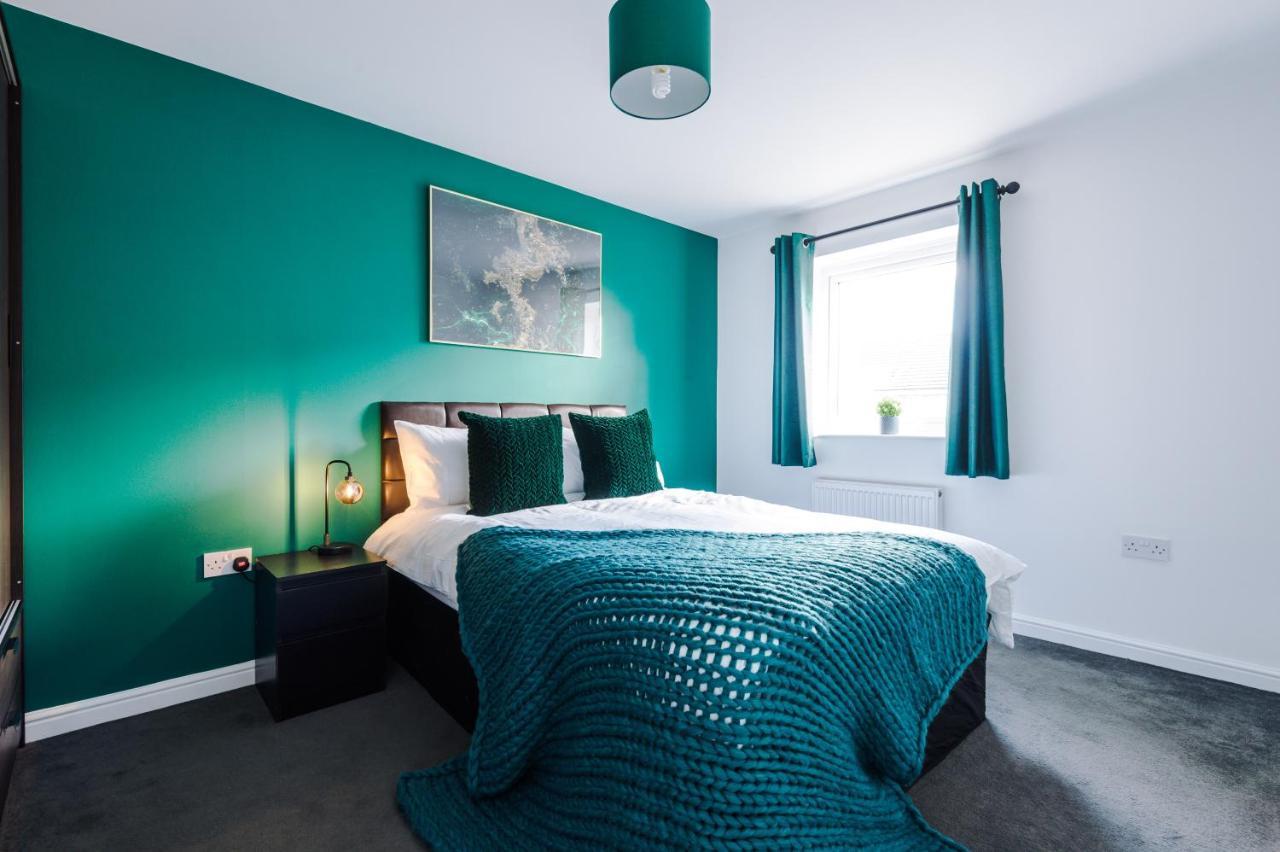 Holiday home 5 Bedroom House Hosted By Mcr Dens