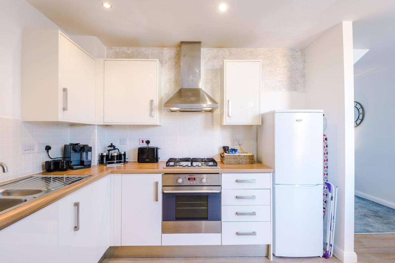 3 Bedroom Hosted By Mcr Dens *