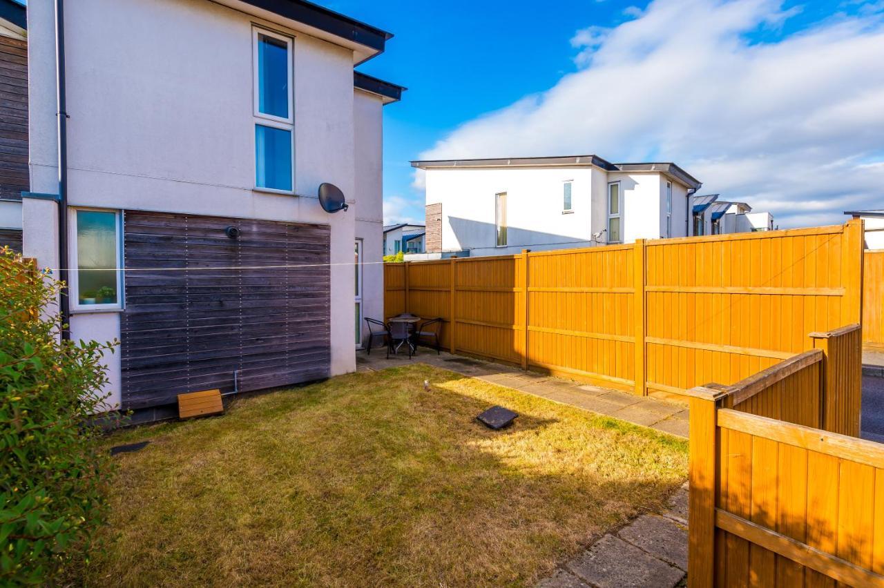 3 Bedroom Hosted By Mcr Dens Holiday home Manchester