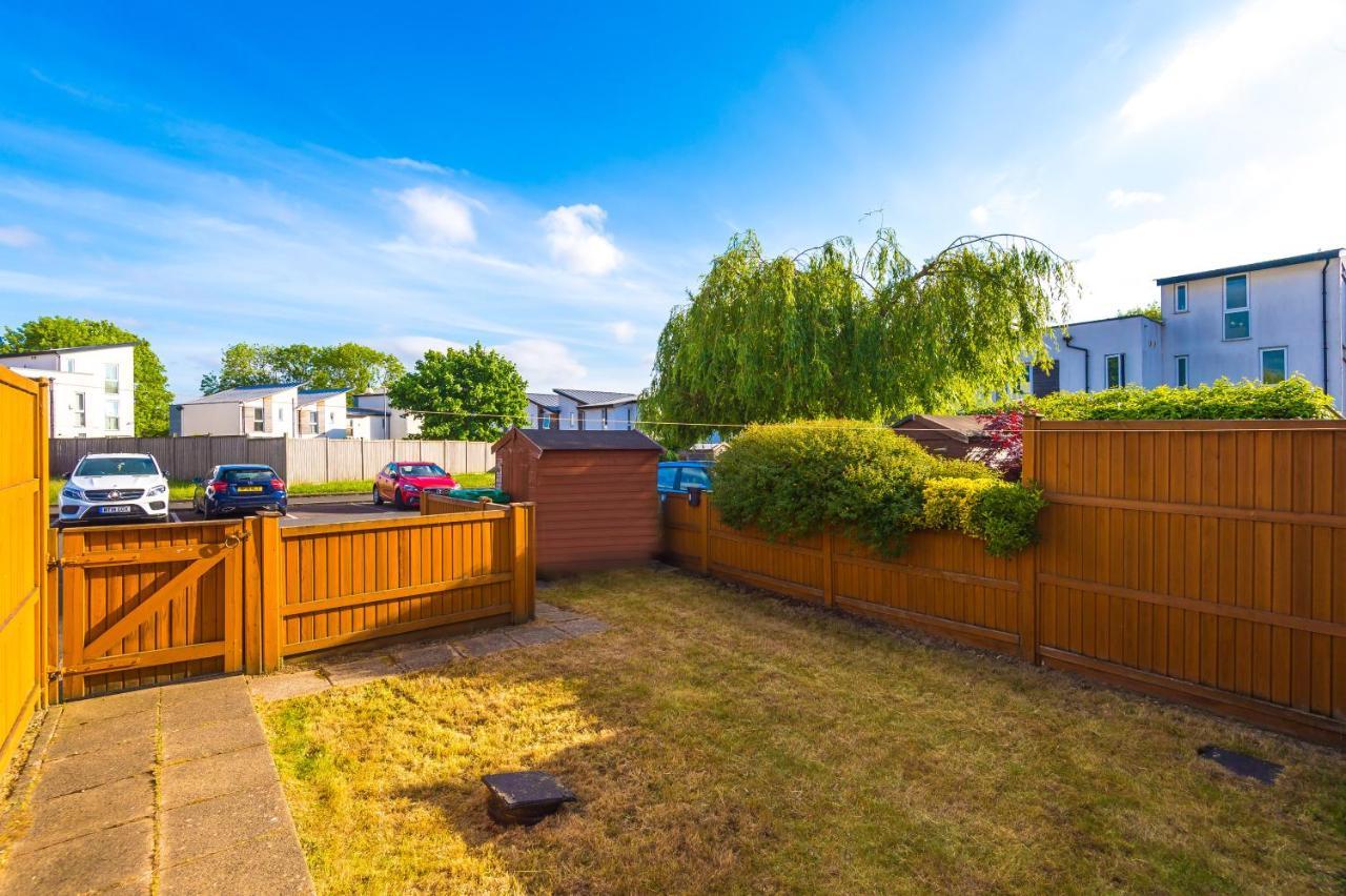 3 Bedroom Hosted By Mcr Dens Holiday home *