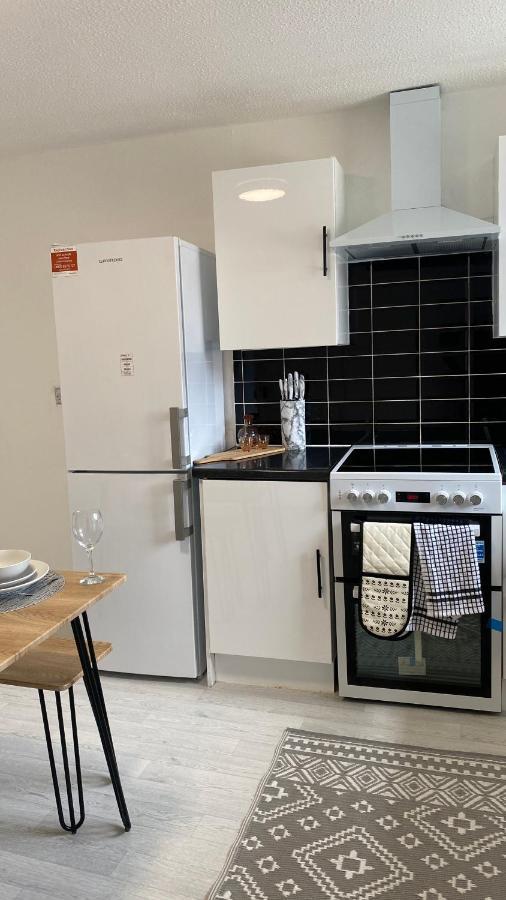 Bv Luxury Spacious 3 Bedroom House At Isaac Close Vakantiehuis *
