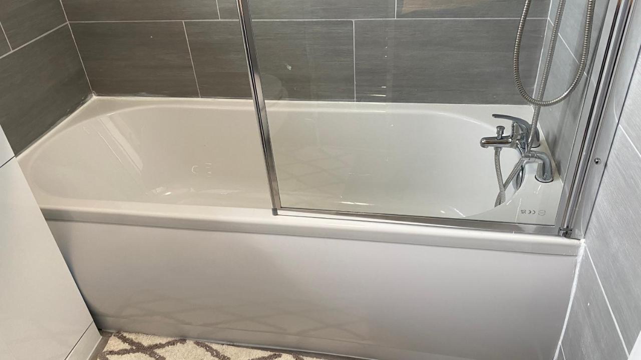 Vakantiehuis Bv Luxury Spacious 3 Bedroom House At Isaac Close *