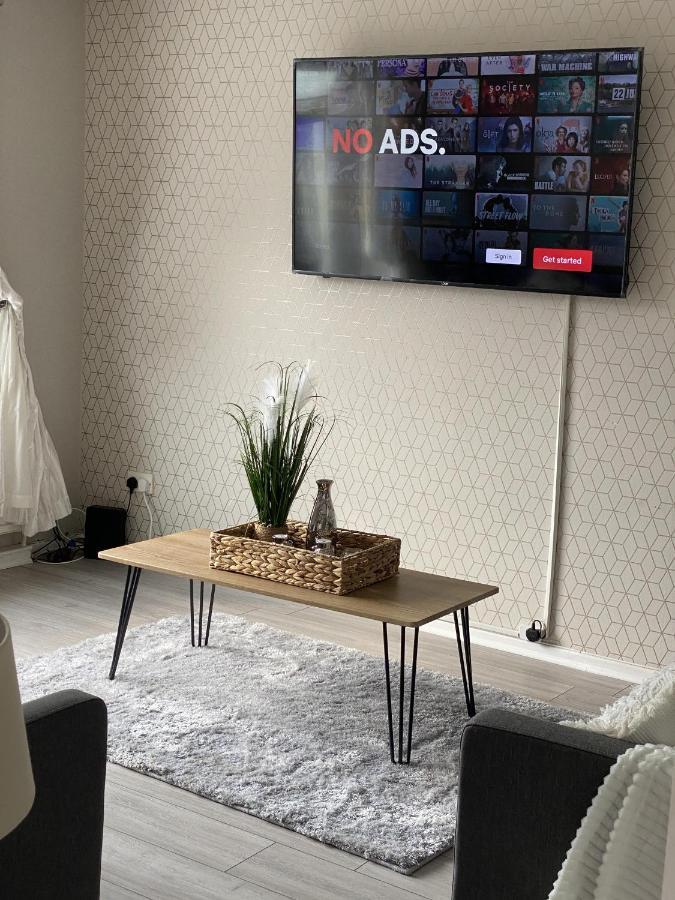 Bv Luxury Spacious 3 Bedroom House At Isaac Close Vakantiehuis