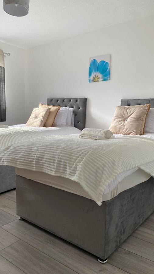 Vakantiehuis Bv Luxury Spacious 3 Bedroom House At Isaac Close *