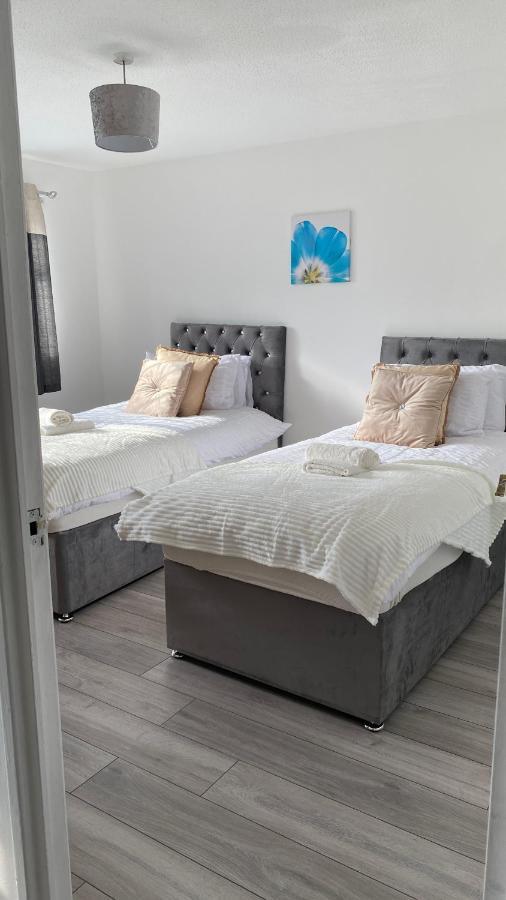 Vakantiehuis Bv Luxury Spacious 3 Bedroom House At Isaac Close *