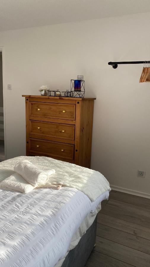 Bv Luxury Spacious 3 Bedroom House At Isaac Close Manchester