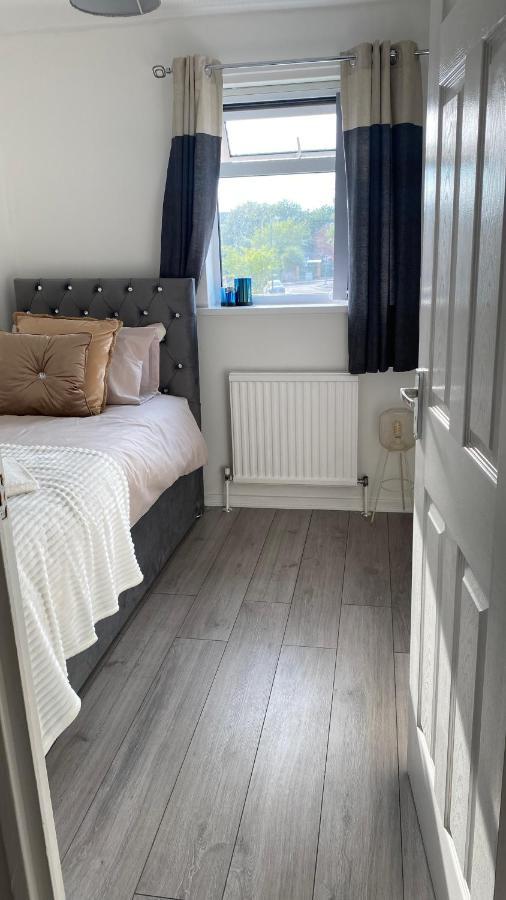 Bv Luxury Spacious 3 Bedroom House At Isaac Close *