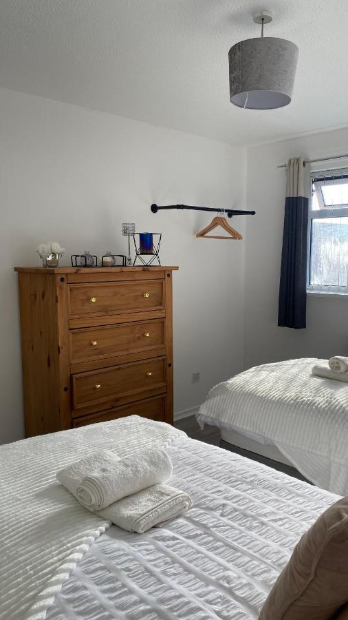 Bv Luxury Spacious 3 Bedroom House At Isaac Close Manchester