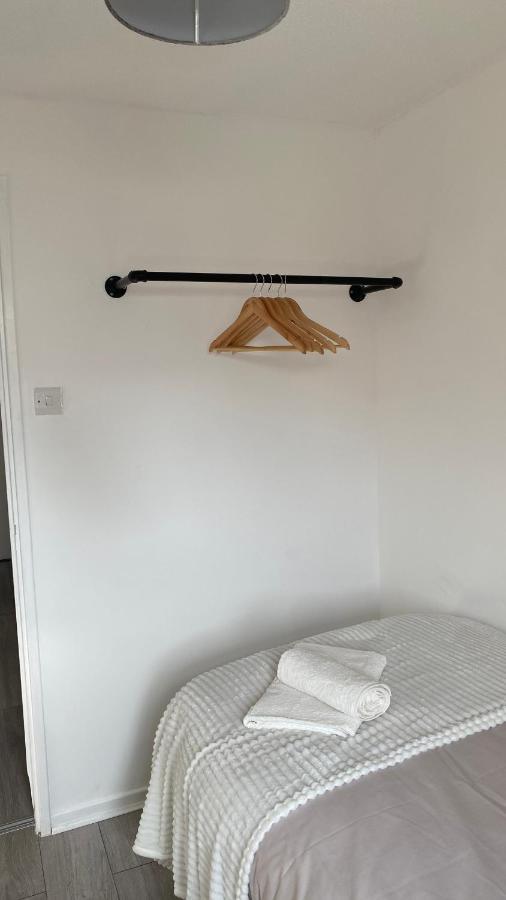 Bv Luxury Spacious 3 Bedroom House At Isaac Close Vakantiehuis Manchester