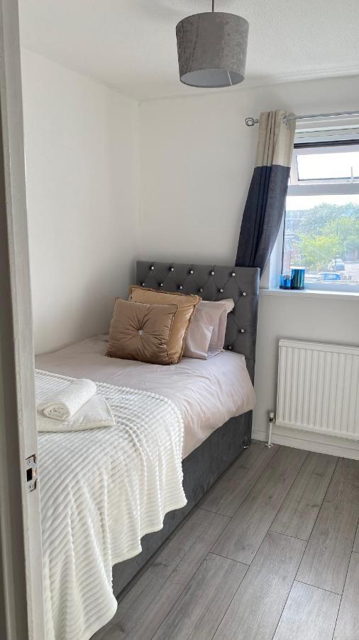 Vakantiehuis Bv Luxury Spacious 3 Bedroom House At Isaac Close *
