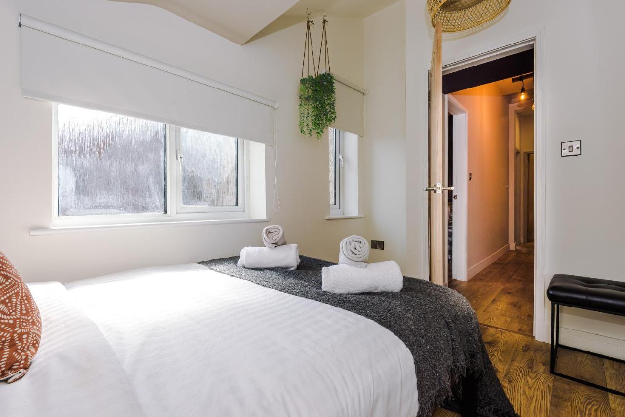 Four Bedroom Urban Hosted By Mcr Dens Vakantiehuis *
