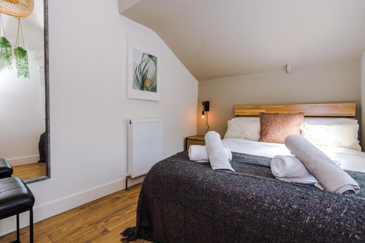 Four Bedroom Urban Hosted By Mcr Dens Vakantiehuis *