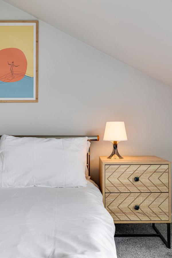 Large 2 Bed 2 Bath Manchester