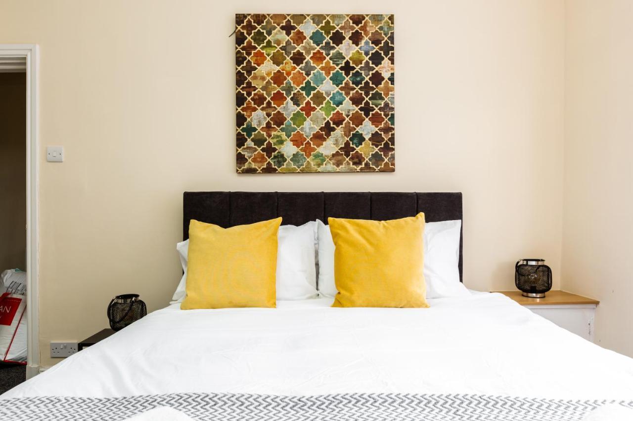 Jetson House - Luxury 4-bed With King Size Bedroom Near Etihad Holiday home Manchester