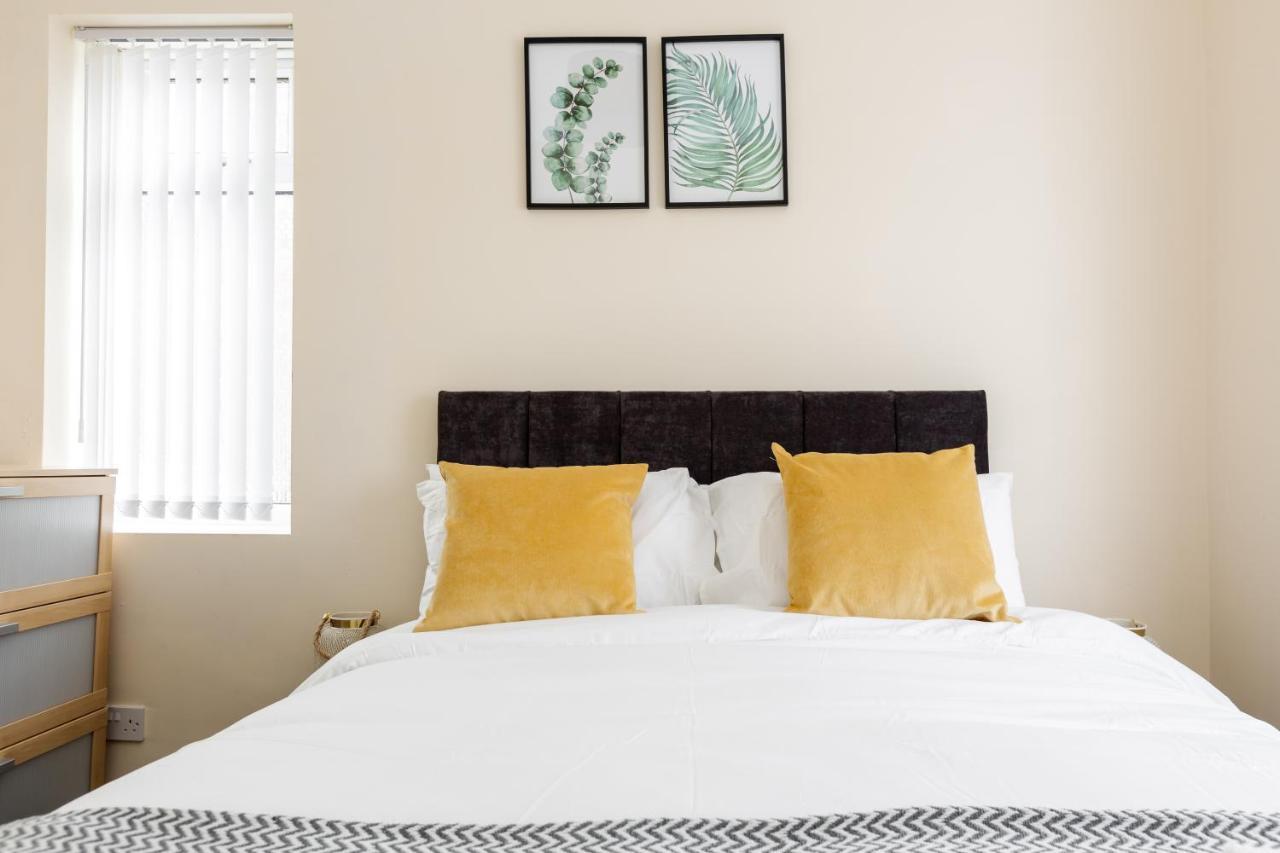 Jetson House - Luxury 4-bed With King Size Bedroom Near Etihad * Manchester