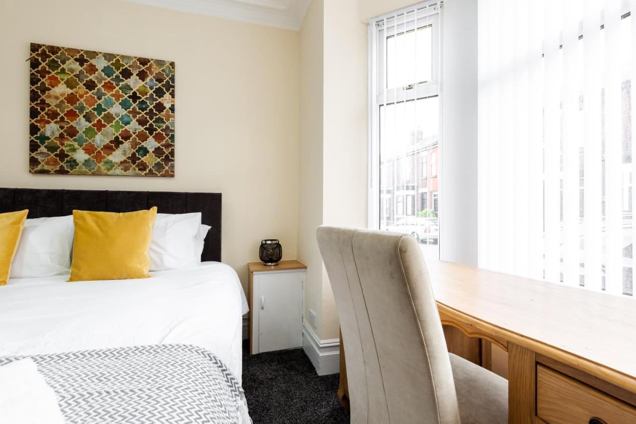 Jetson House - Luxury 4-bed With King Size Bedroom Near Etihad Holiday home Manchester