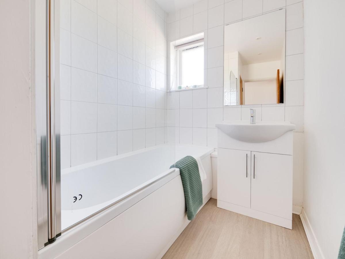 Vakantiehuis Pass The Keys Lovely 3 Bedroom Golf Club And Parking *
