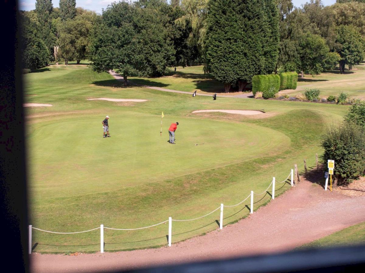 Pass The Keys Lovely 3 Bedroom Golf Club And Parking Vakantiehuis *