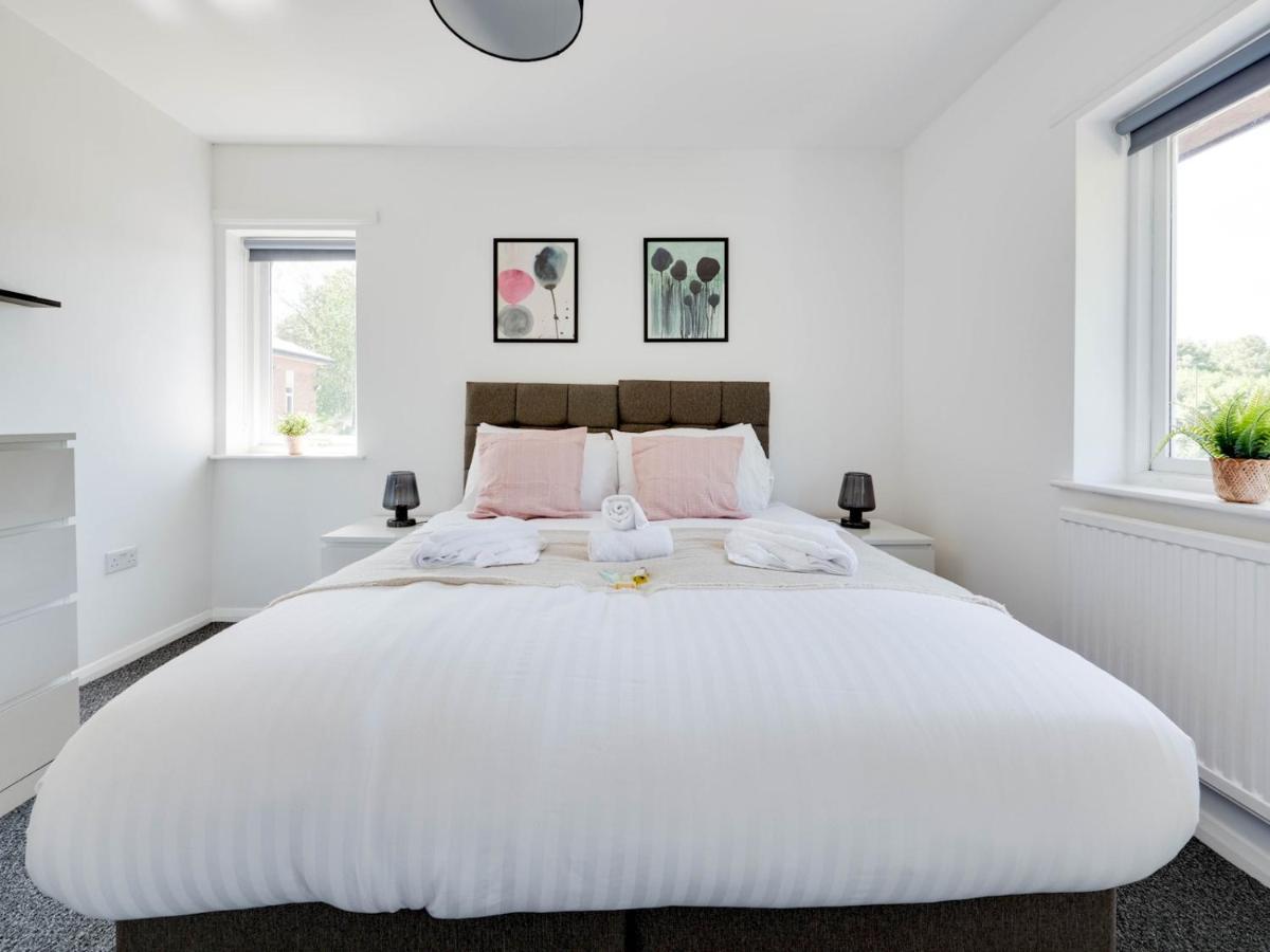 Pass The Keys Lovely 3 Bedroom Golf Club And Parking *