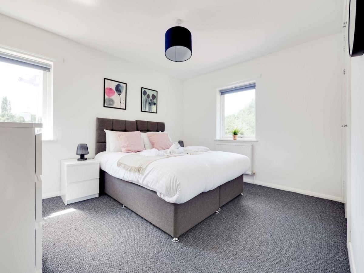 Pass The Keys Lovely 3 Bedroom Golf Club And Parking