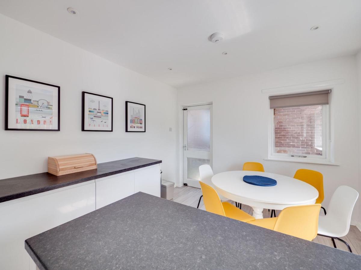 Pass The Keys Lovely 3 Bedroom Golf Club And Parking Vakantiehuis *