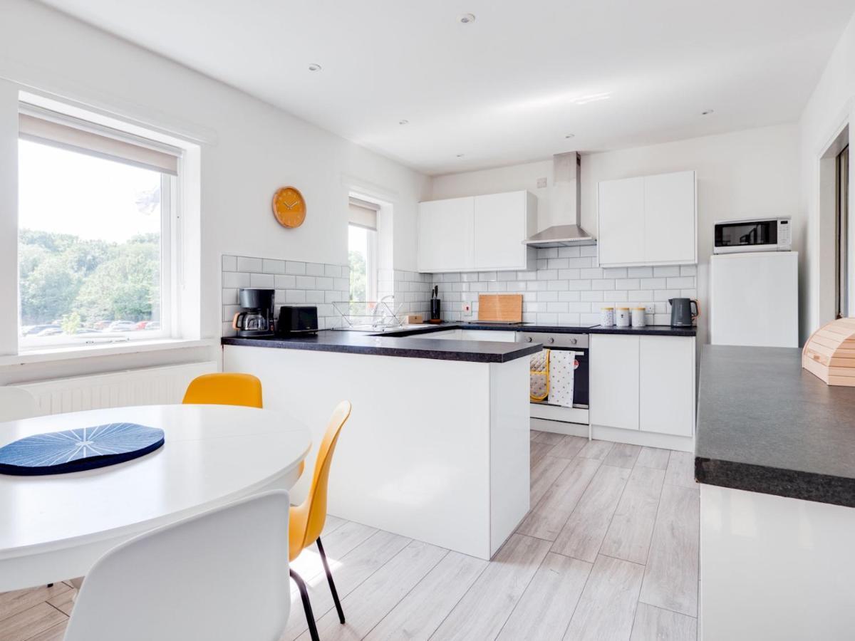 Pass The Keys Lovely 3 Bedroom Golf Club And Parking Vakantiehuis