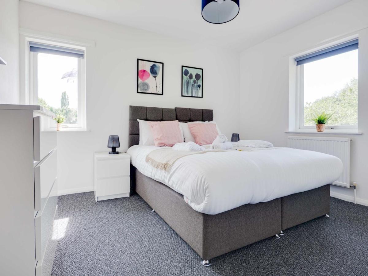 Pass The Keys Lovely 3 Bedroom Golf Club And Parking Vakantiehuis