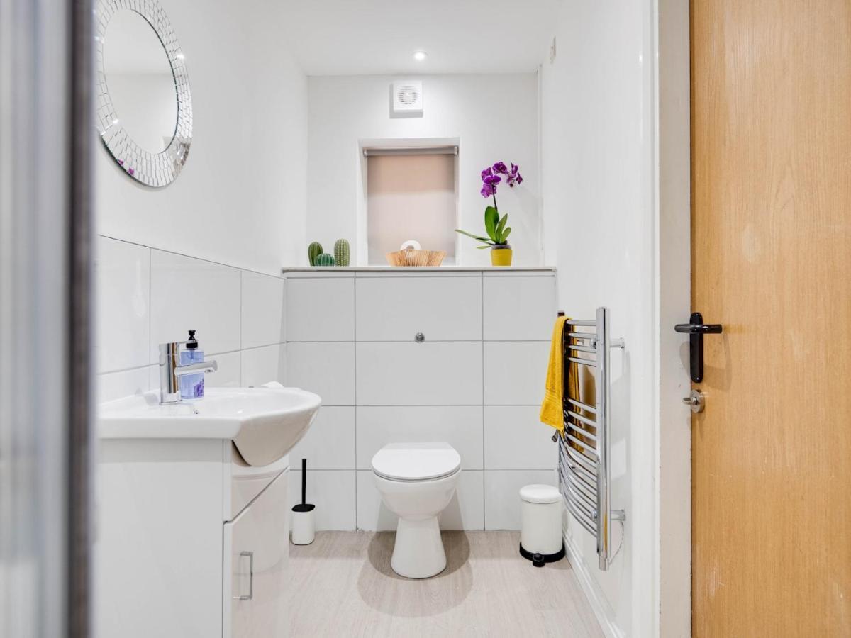 Pass The Keys Lovely 3 Bedroom Golf Club And Parking