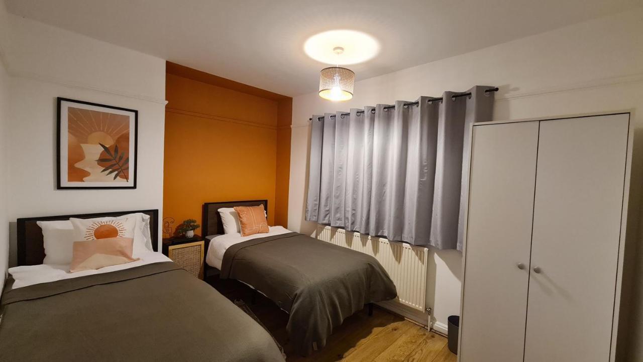 Bee - Byron House Manchester