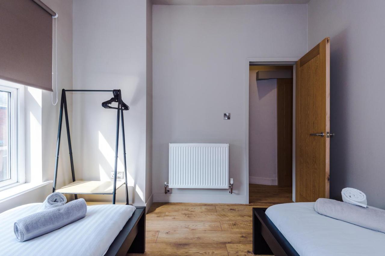 Vakantiehuis Four Bedroom Urban Hosted By Mcr Dens *