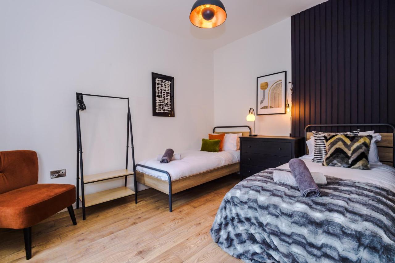 Vakantiehuis Four Bedroom Urban Hosted By Mcr Dens