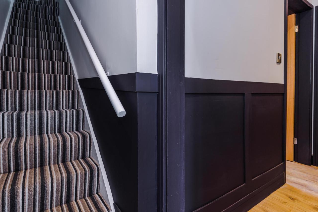Four Bedroom Urban Hosted By Mcr Dens Vakantiehuis *