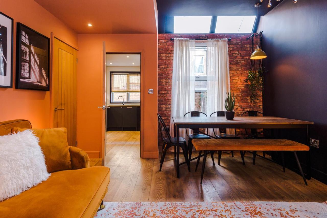 Four Bedroom Urban Hosted By Mcr Dens Manchester