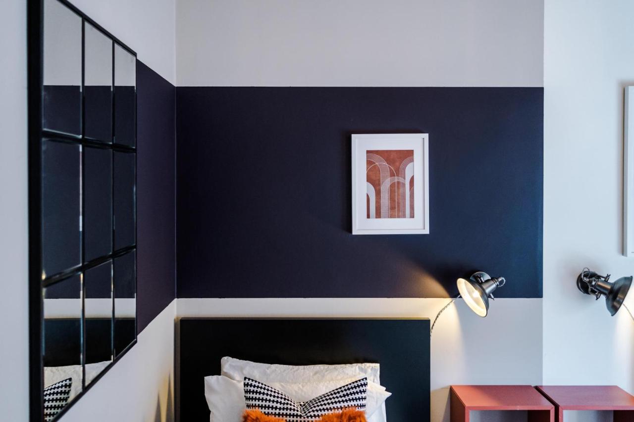 Four Bedroom Urban Hosted By Mcr Dens *