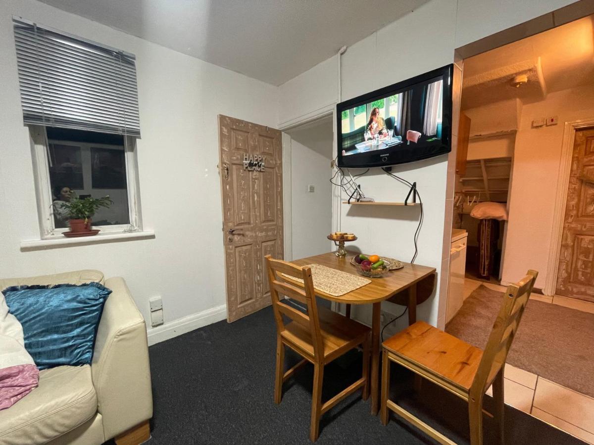 Private Studio Flat Great Location In