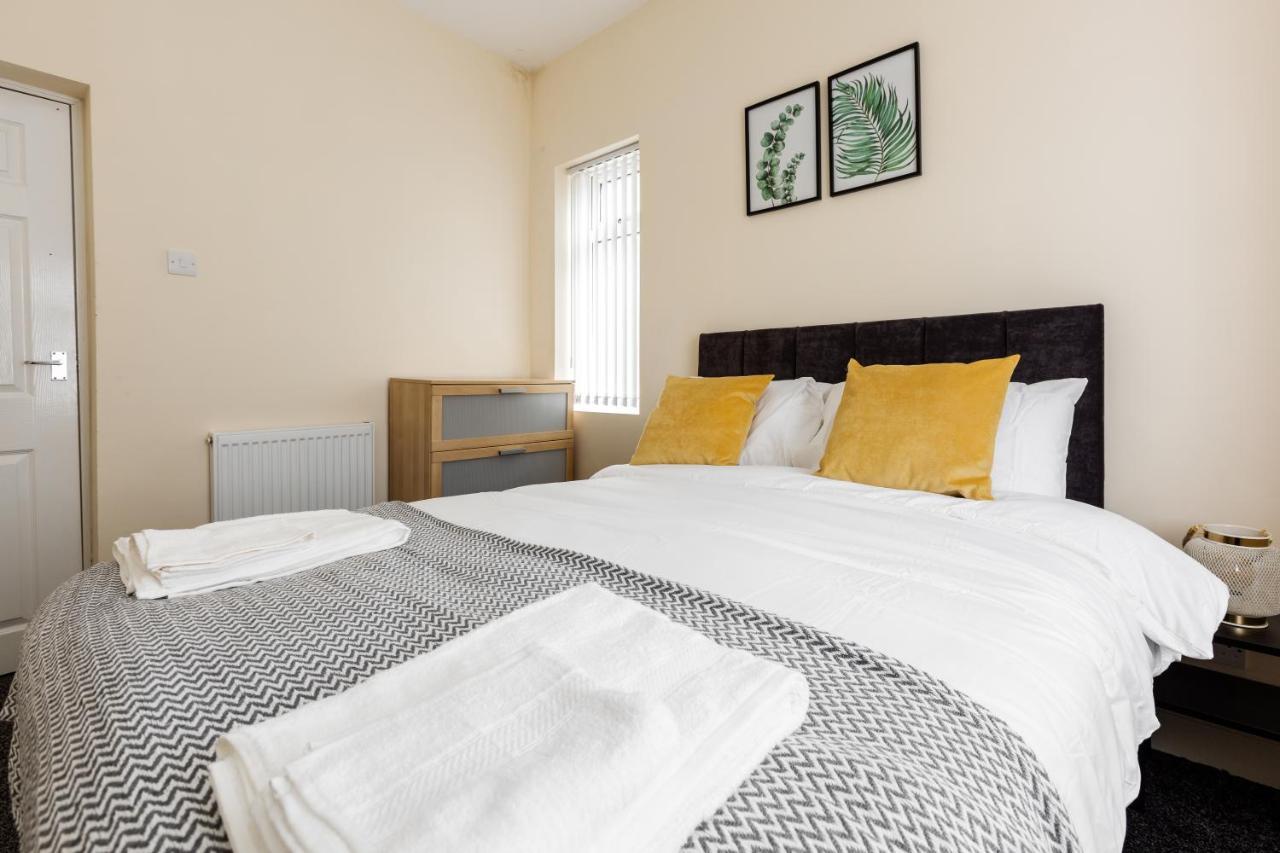 Jetson House - Luxury 4-bed With King Size Bedroom Near Etihad * Manchester