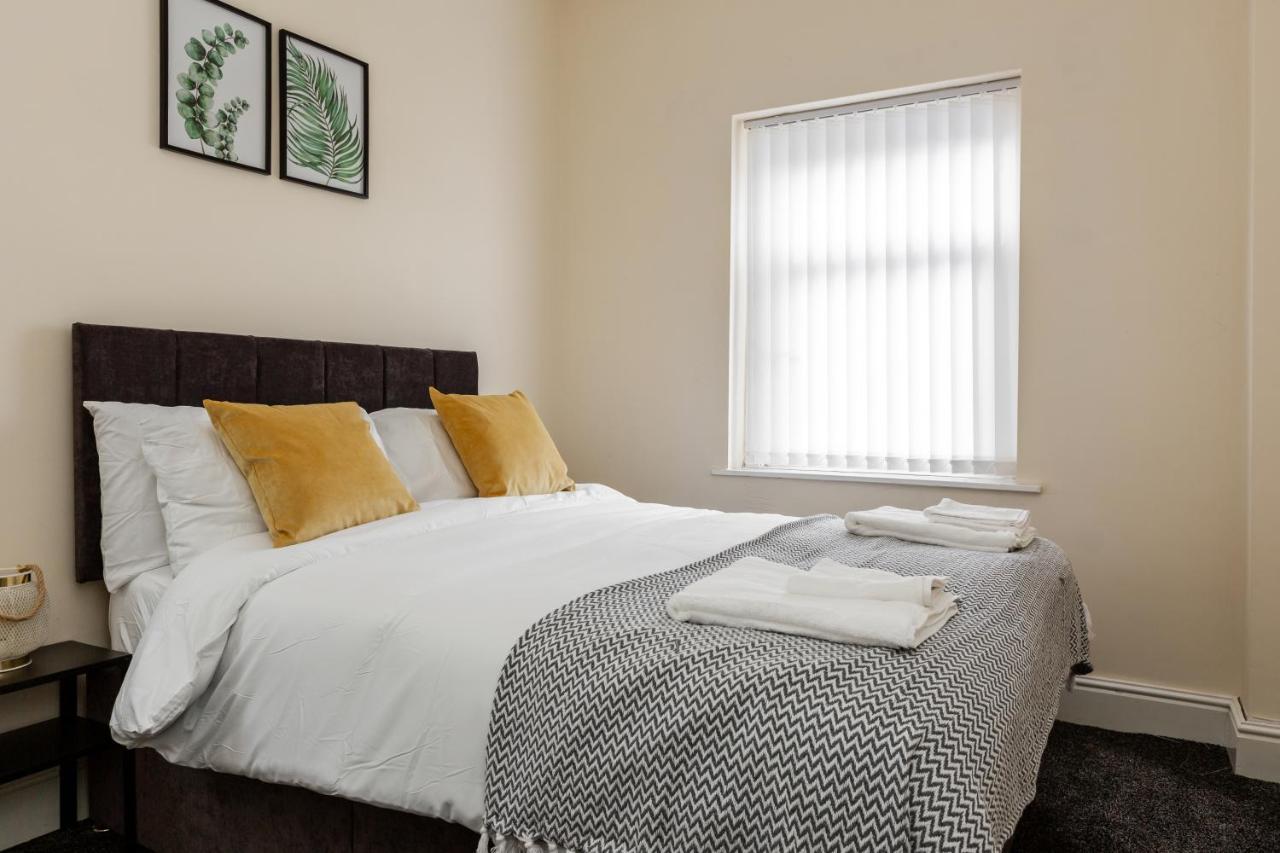 Jetson House - Luxury 4-bed With King Size Bedroom Near Etihad