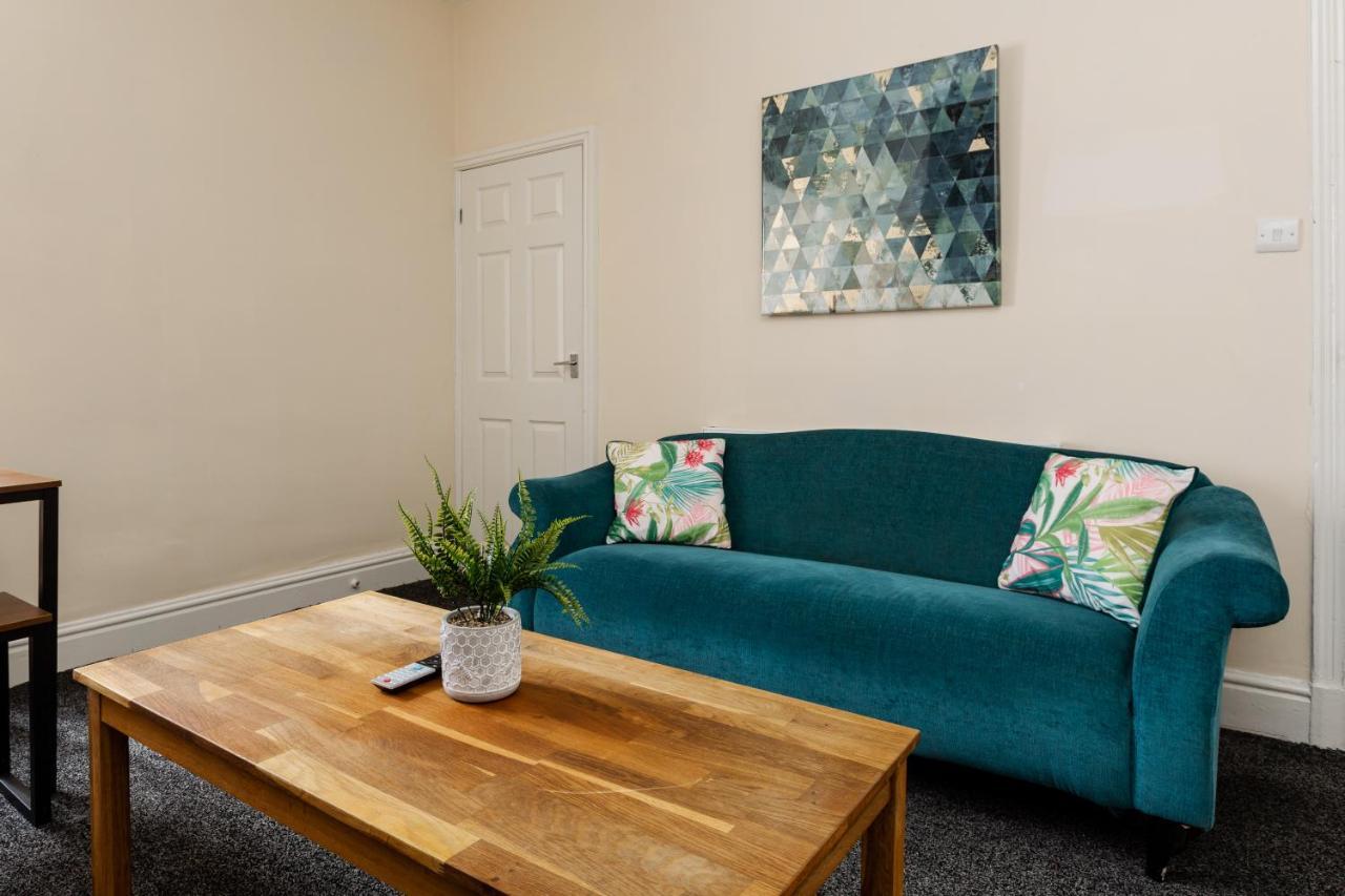 Jetson House - Luxury 4-bed With King Size Bedroom Near Etihad Holiday home Manchester