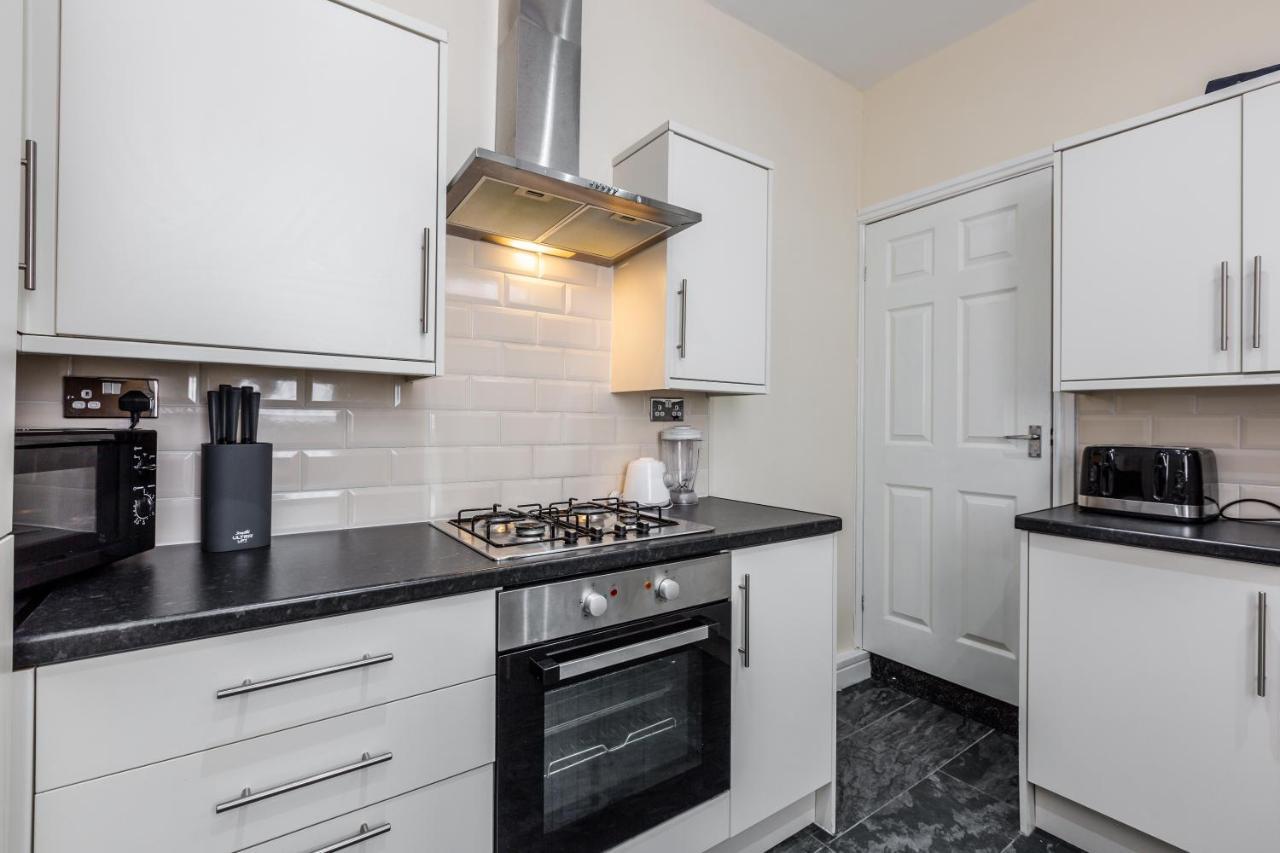 Jetson House - Luxury 4-bed With King Size Bedroom Near Etihad Holiday home Manchester