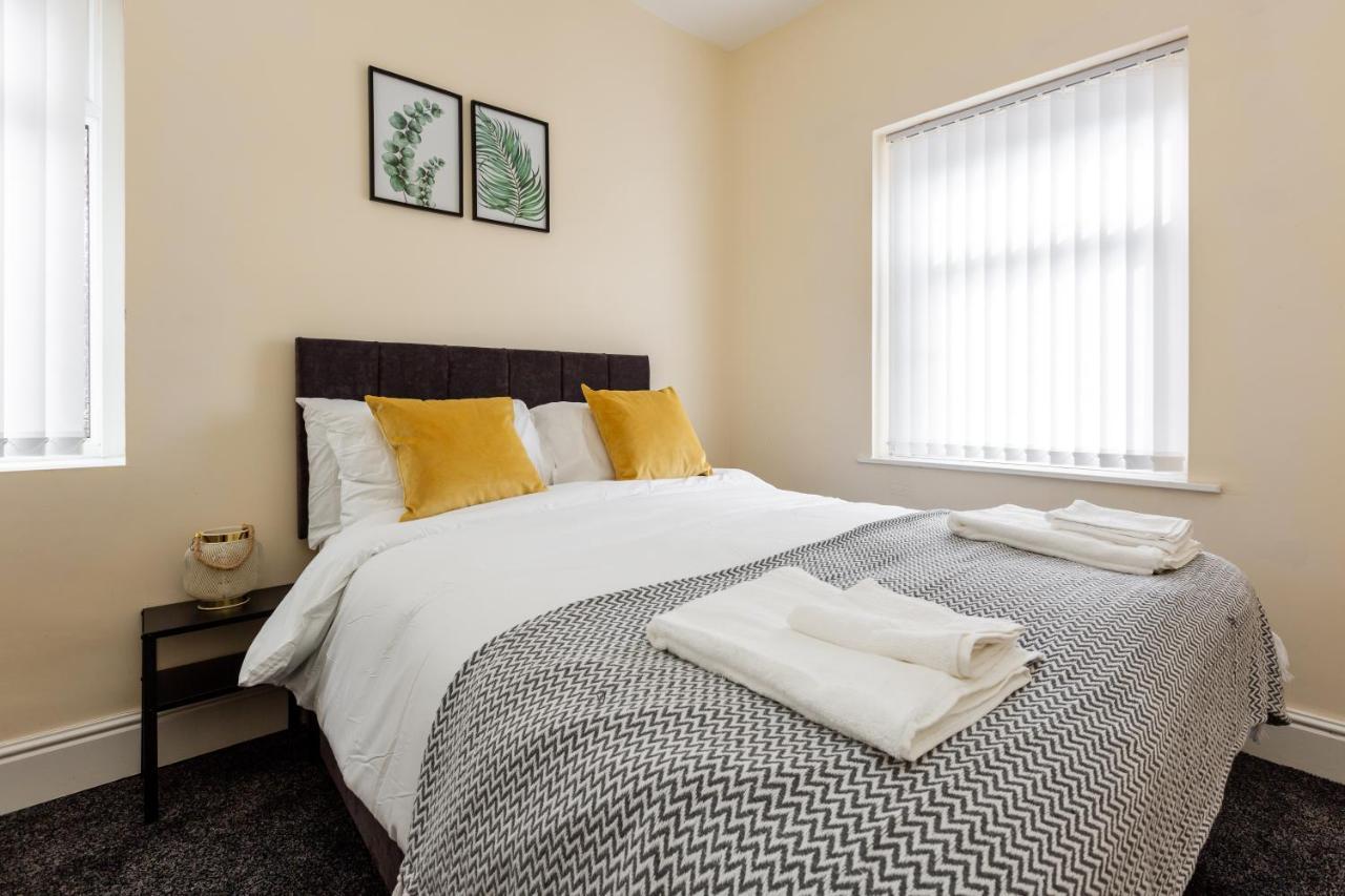 Jetson House - Luxury 4-bed With King Size Bedroom Near Etihad Manchester