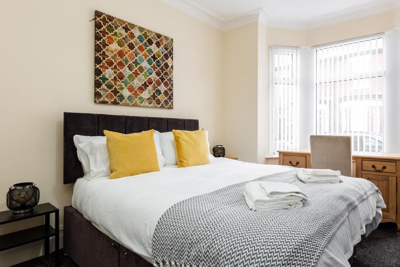 Jetson House - Luxury 4-bed With King Size Bedroom Near Etihad Holiday home