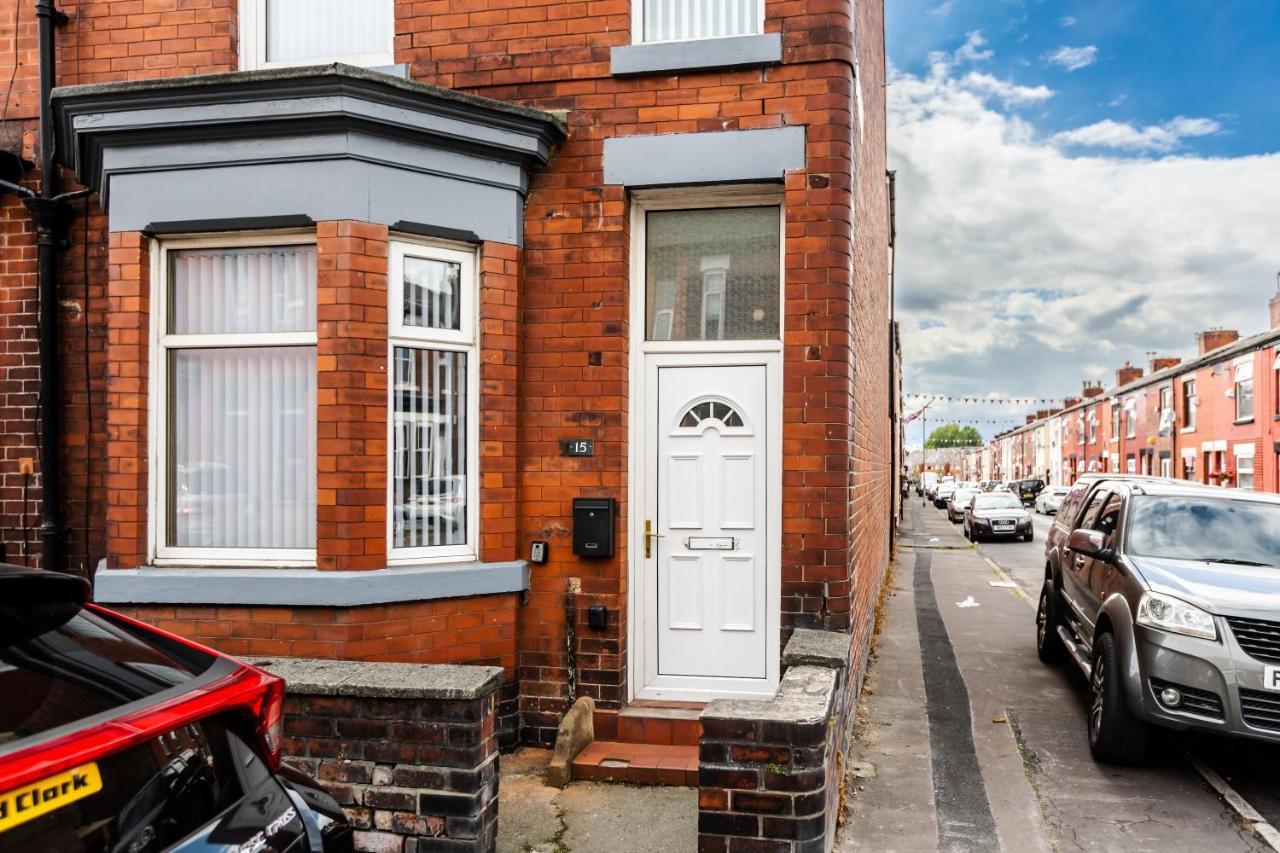 Jetson House - Luxury 4-bed With King Size Bedroom Near Etihad *