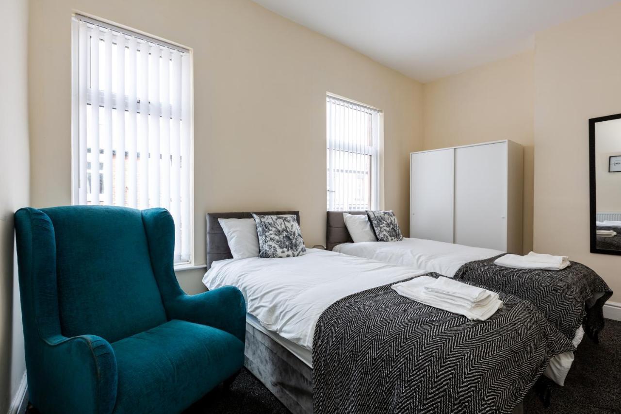 Jetson House - Luxury 4-bed With King Size Bedroom Near Etihad Holiday home Manchester