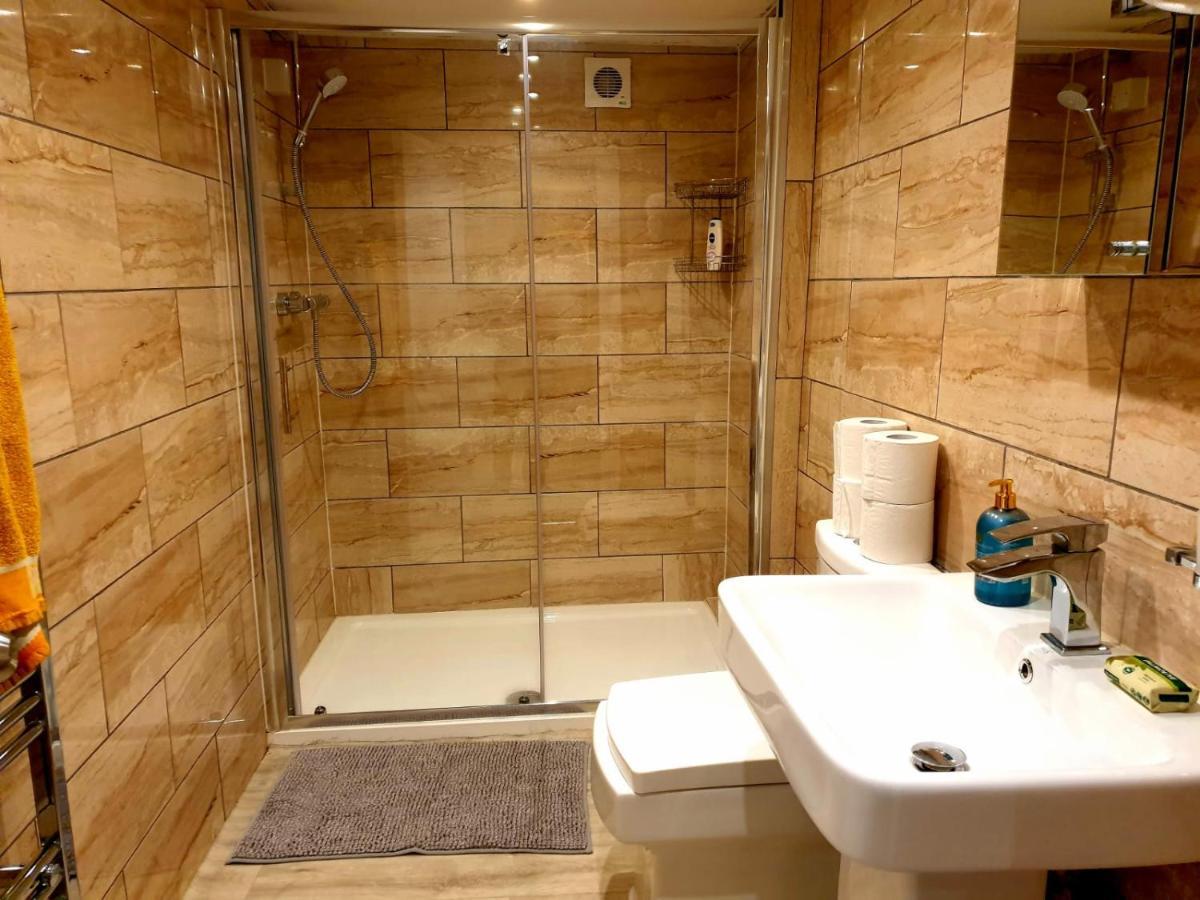 Elegant 2 Bed In *