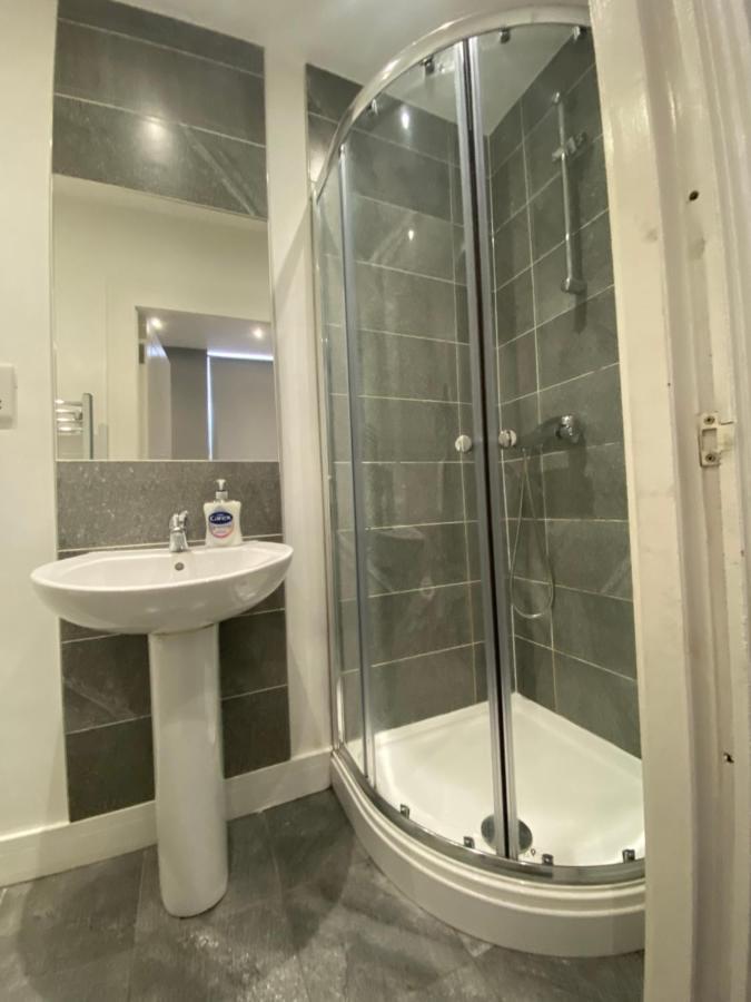 Holiday home Extra Large 6 Bed 7 Bath Townhouse In Manchester