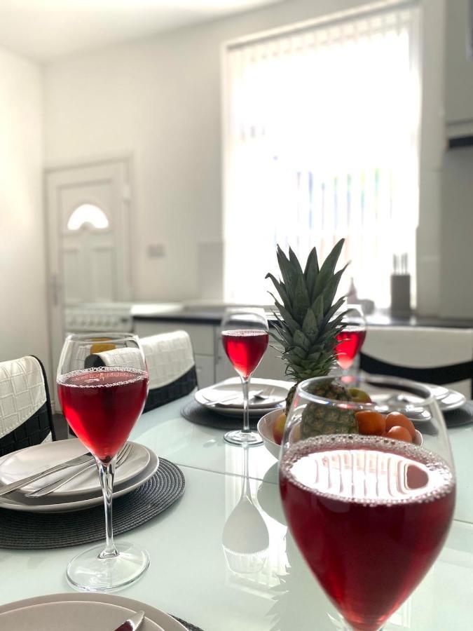Cosy Cheerful 2 Bedrooms Near Piccadilly, Etihad Stadium Sleeps Up To 5