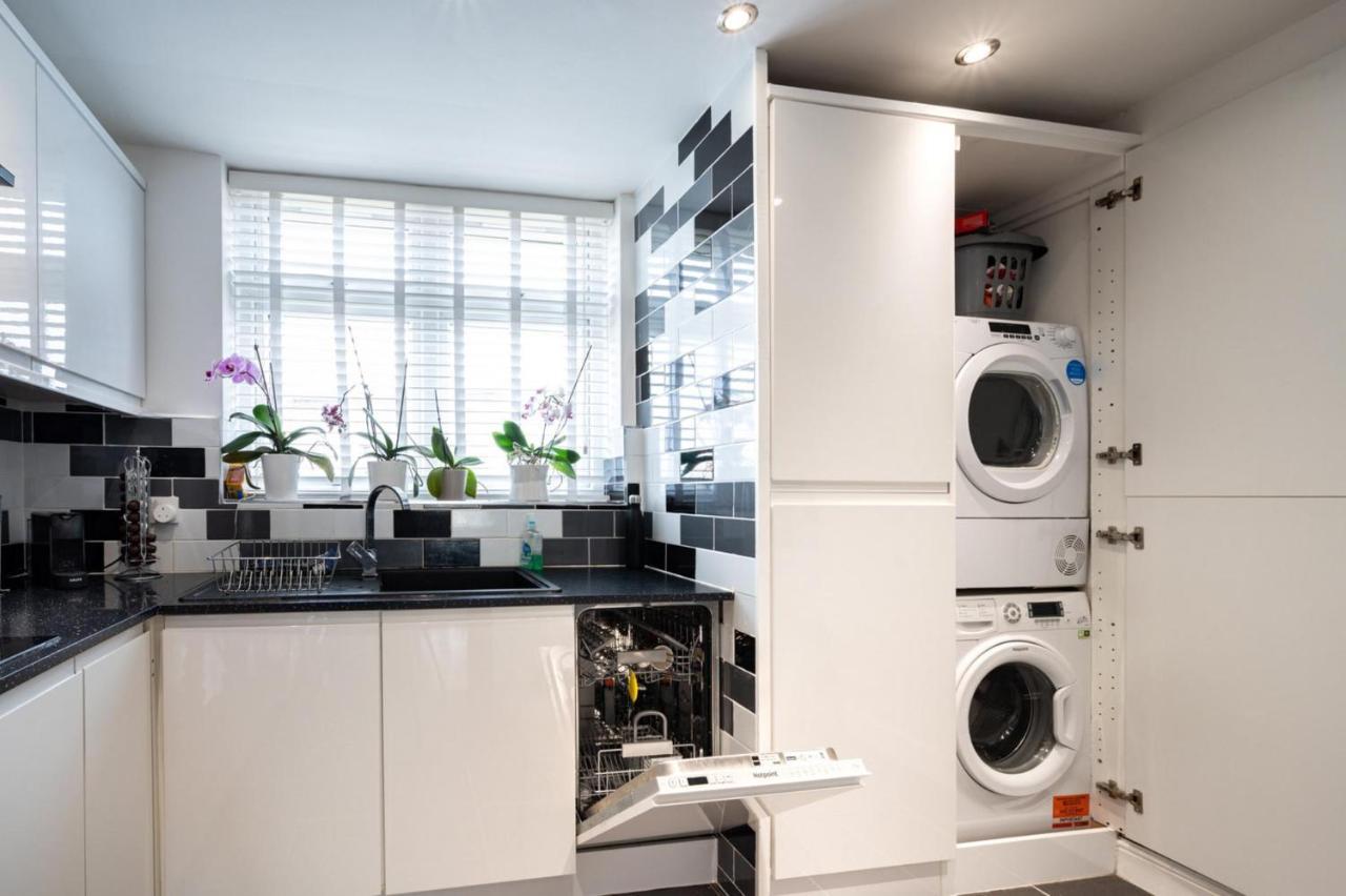 Stunning 1bd Flat Close To Centre *
