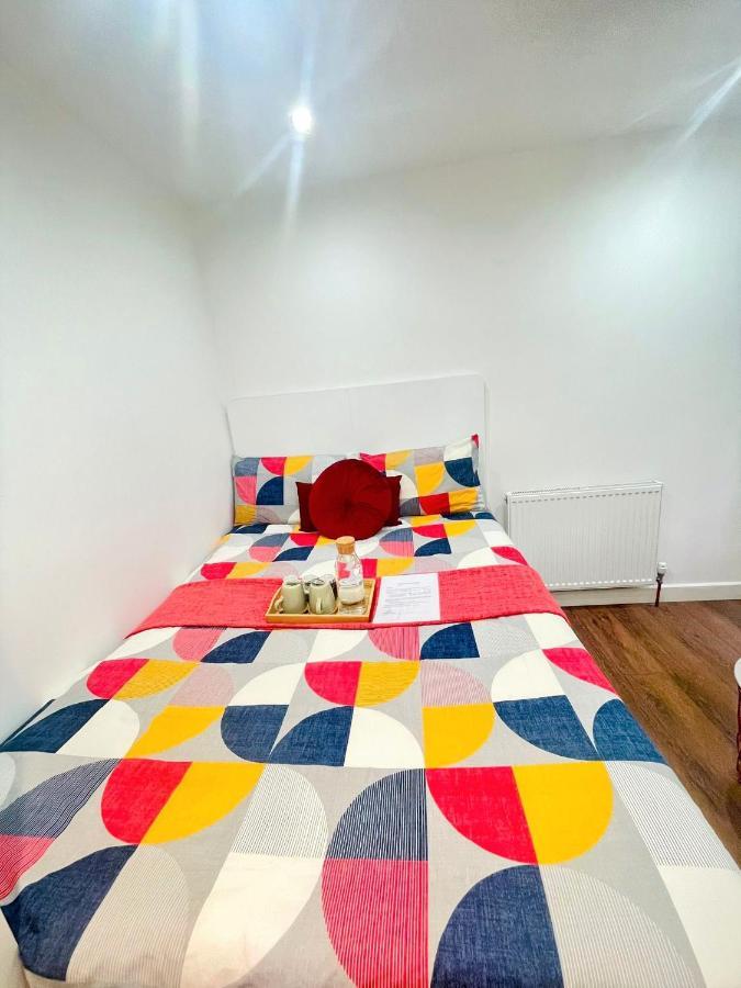 Apartment Beautiful And Spacious Apartment: 3 Beds & 2 Bath - Newly Renovated ,open-plan Kitchen/living