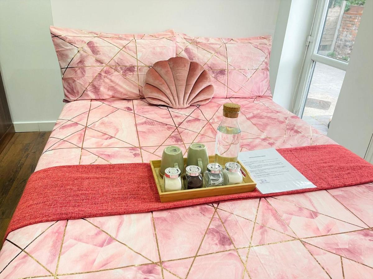 Apartment Beautiful And Spacious Apartment: 3 Beds & 2 Bath - Newly Renovated ,open-plan Kitchen/living Manchester